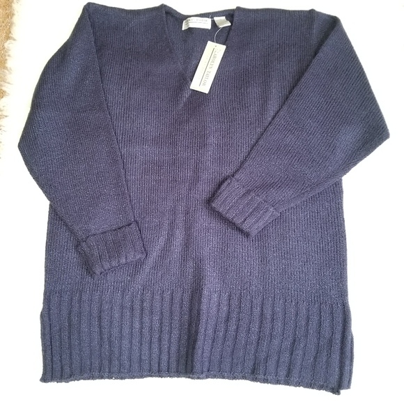 Carolyn Taylor Sweaters - Carolyn Taylor V neck blue knitted sweater. Size L
